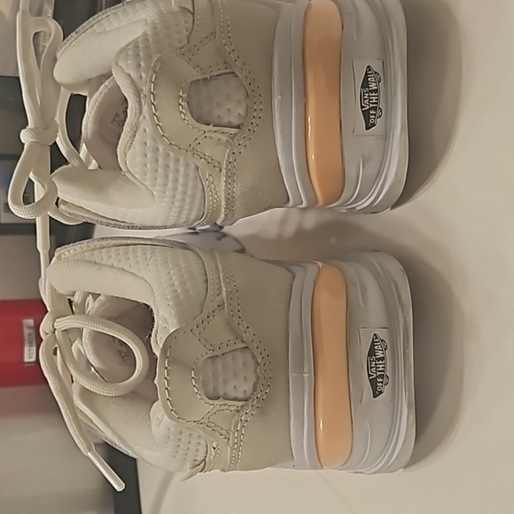 Vans hiking shoes - Picture 3 of 8